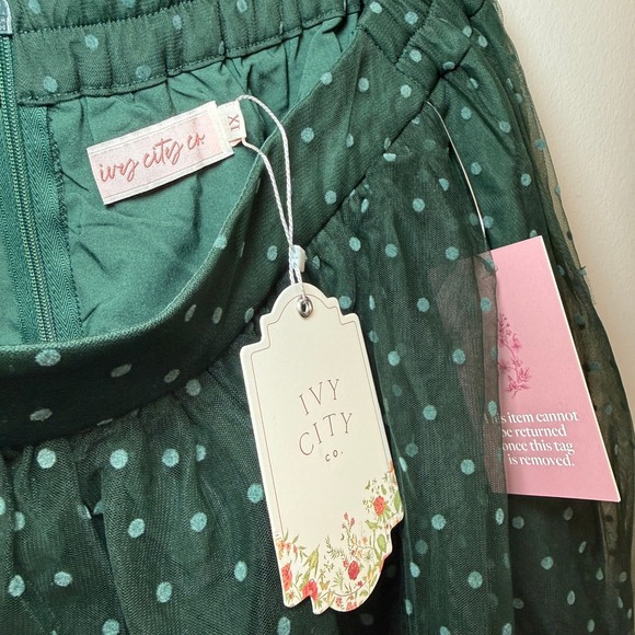 Ivy City Co Brigitte Flocked Polka Dot Tulle Elastic Skirt Emerald Green Size 1X - Picture 4 of 8